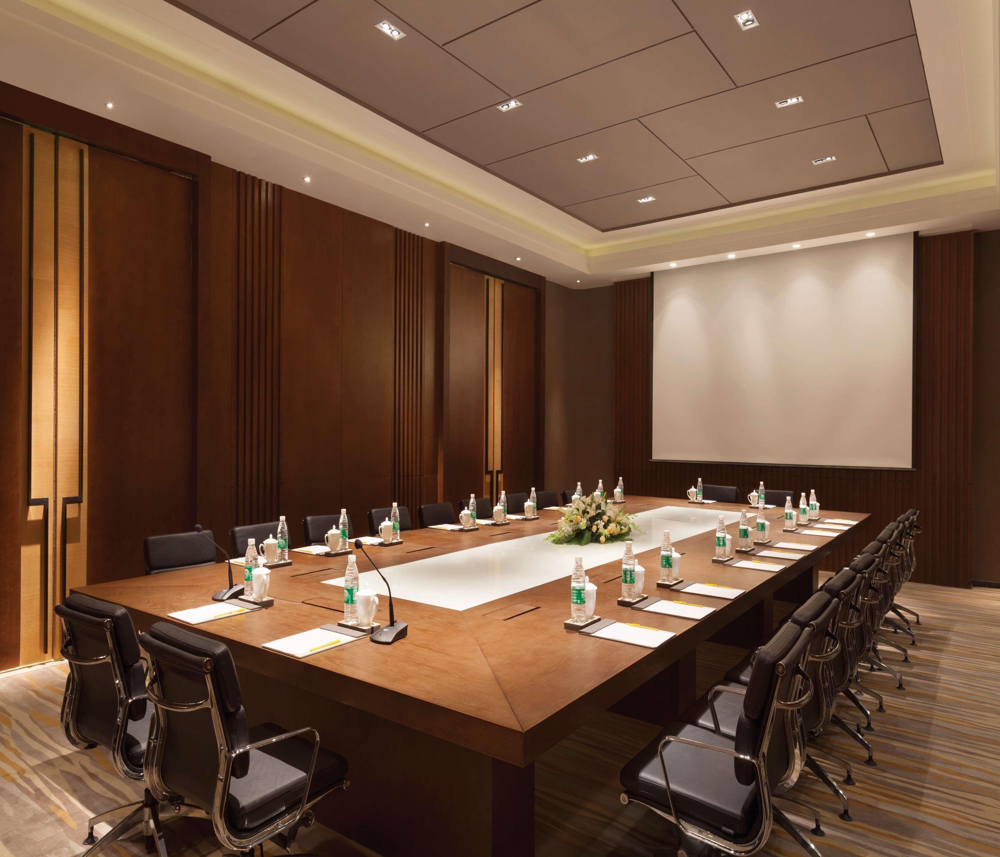 Hilton Garden Inn Dandong Bagian luar foto