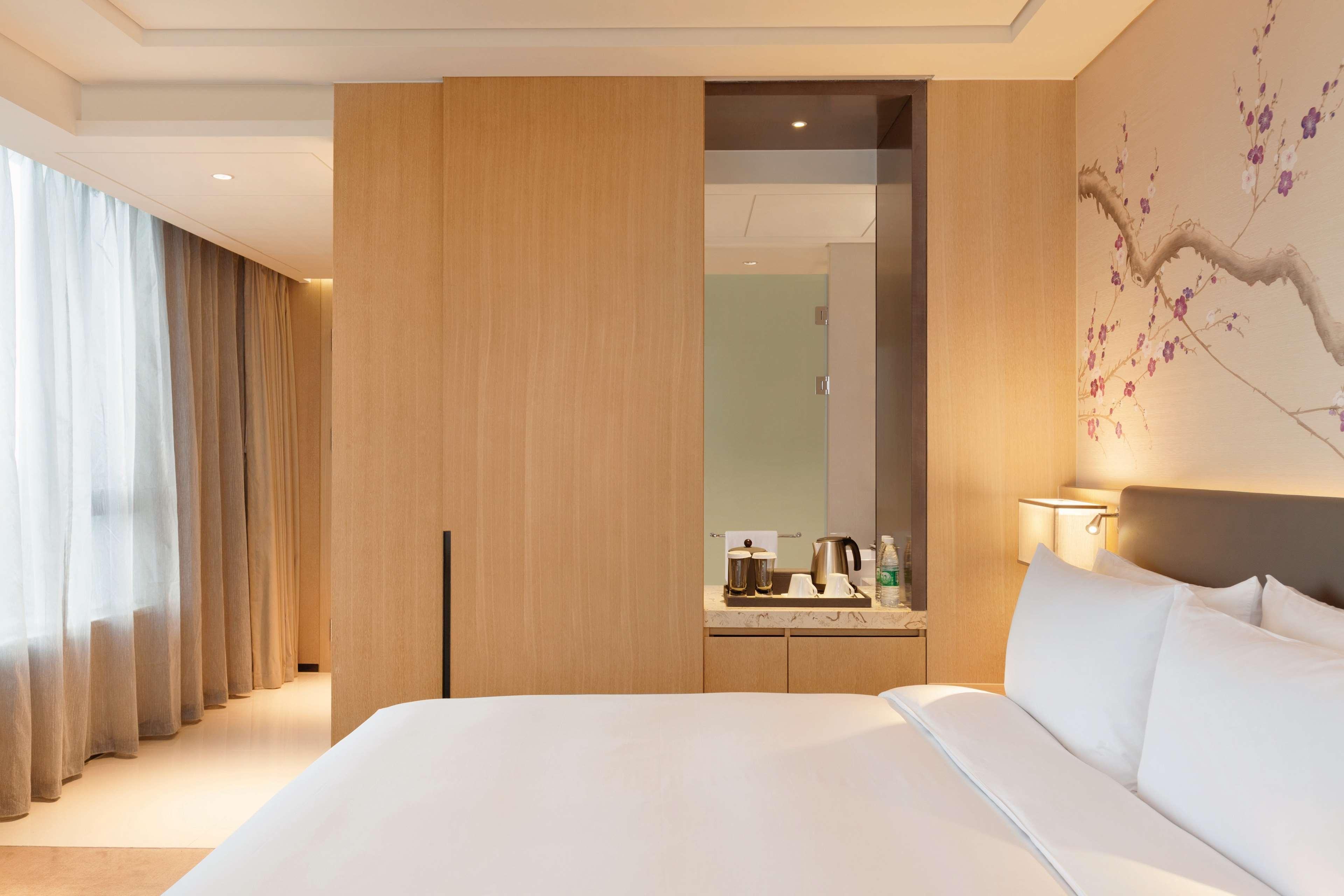 Hilton Garden Inn Dandong Bagian luar foto