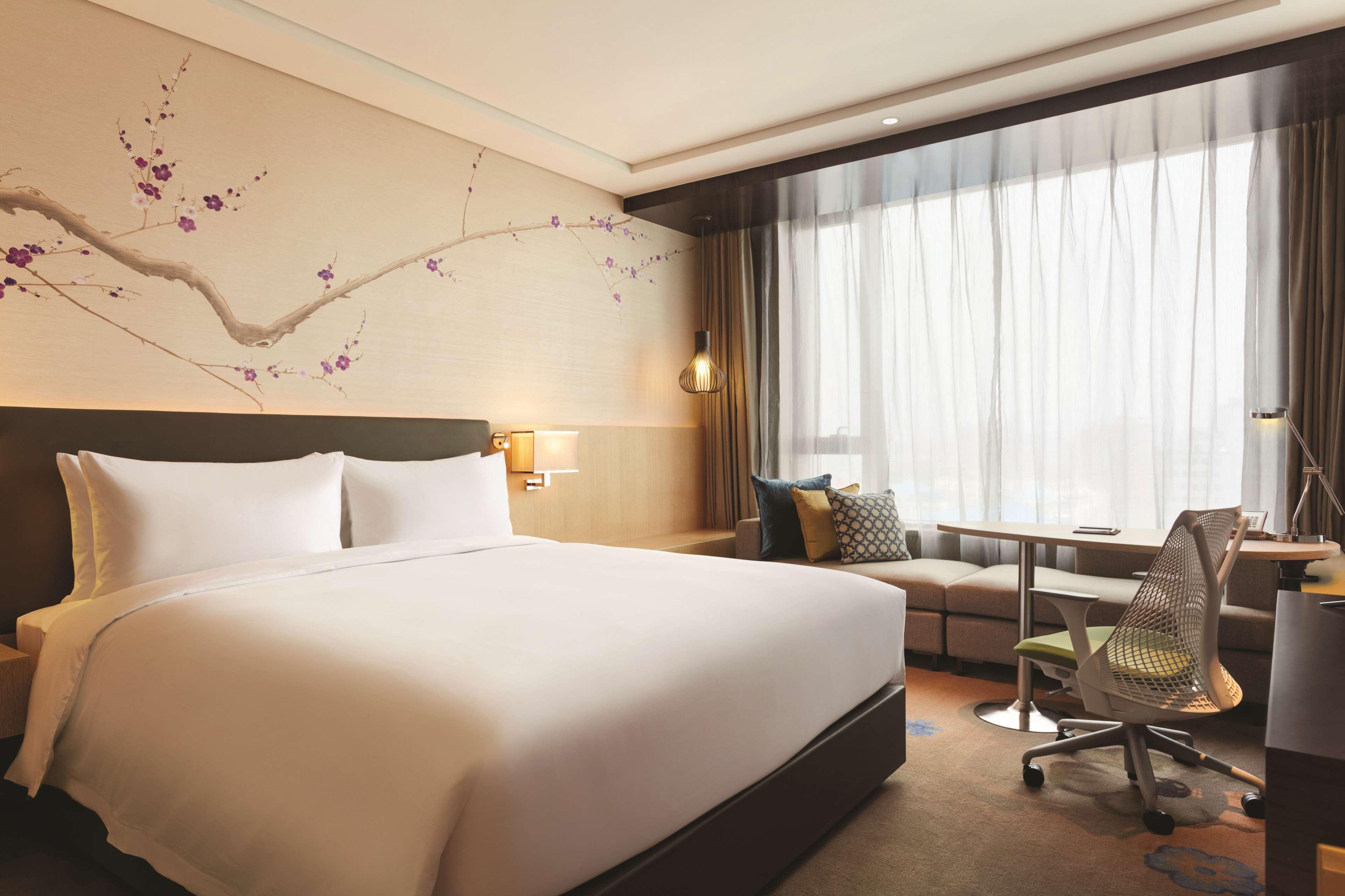 Hilton Garden Inn Dandong Bagian luar foto