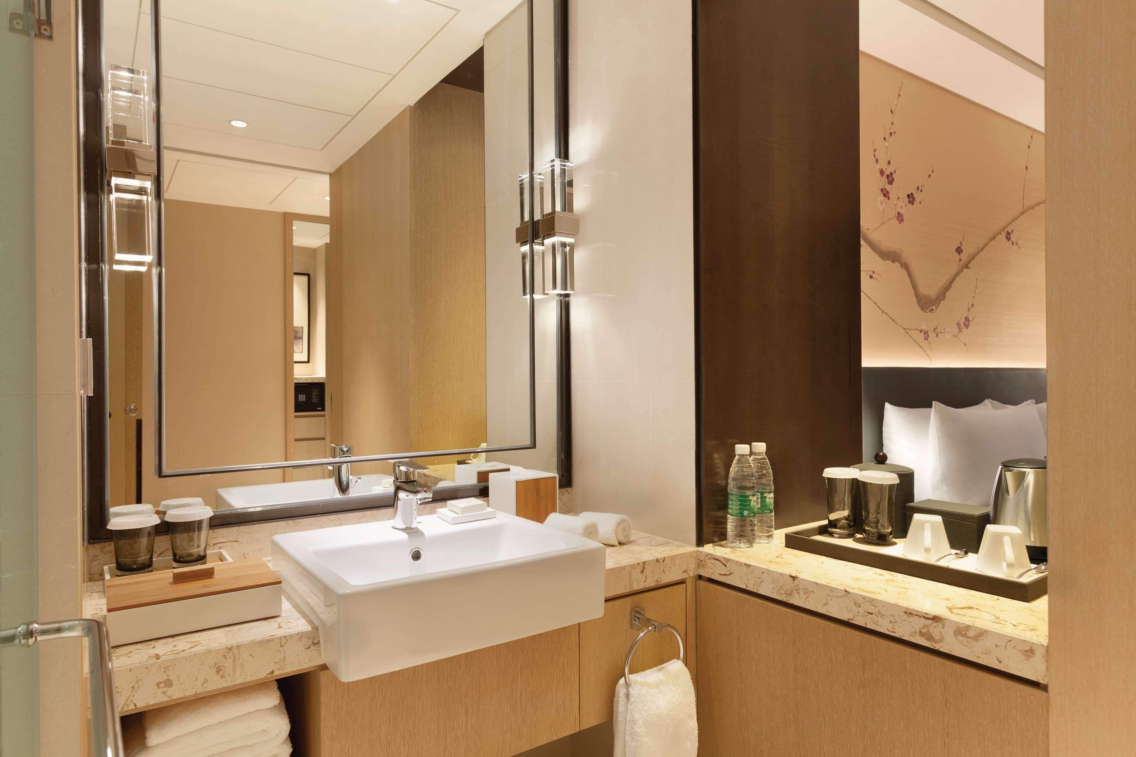 Hilton Garden Inn Dandong Bagian luar foto