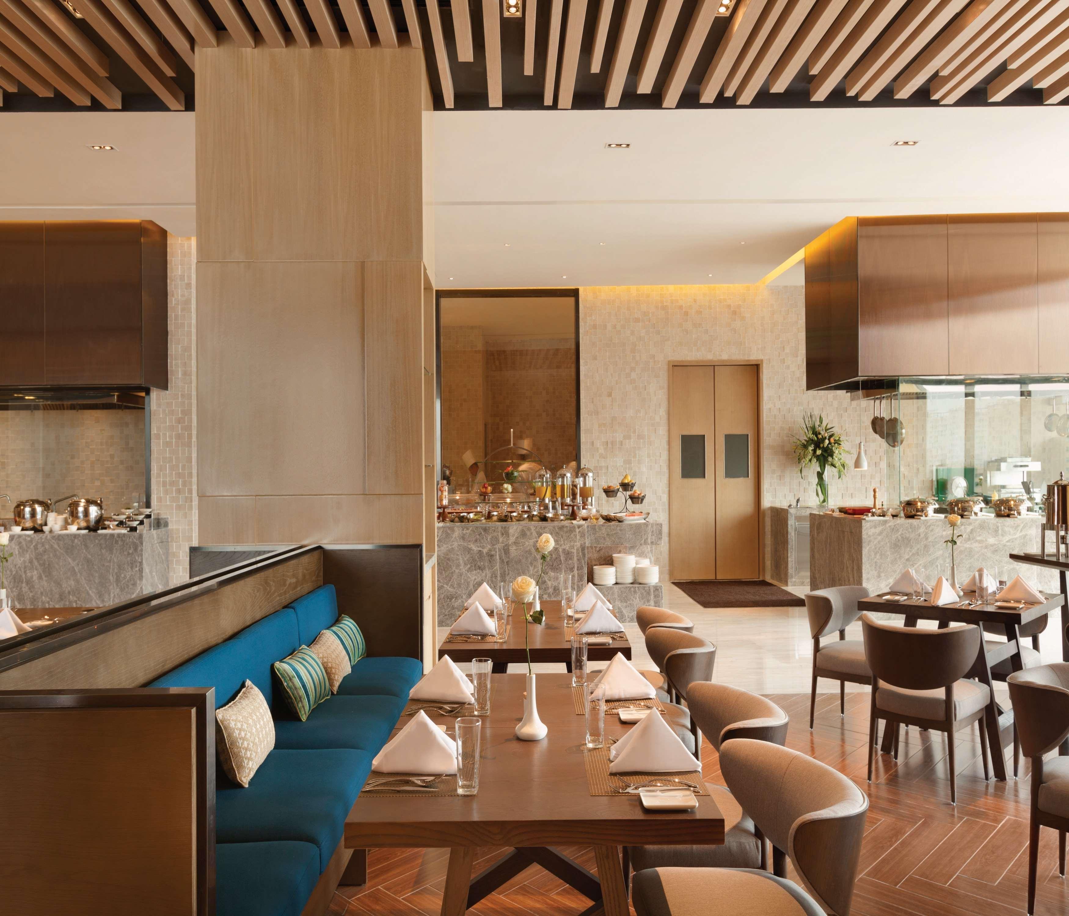 Hilton Garden Inn Dandong Bagian luar foto