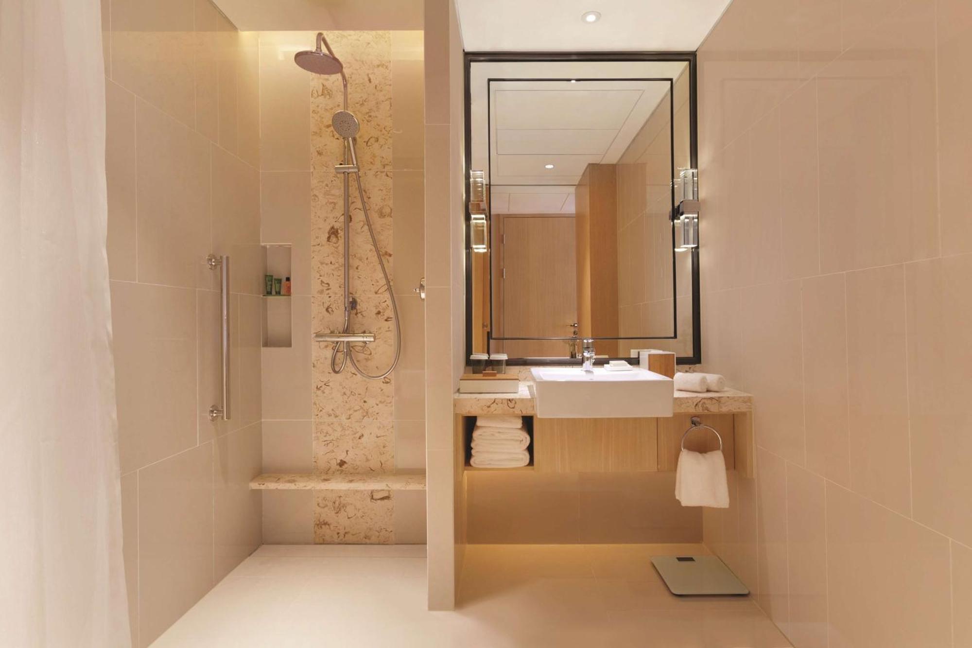 Hilton Garden Inn Dandong Bagian luar foto
