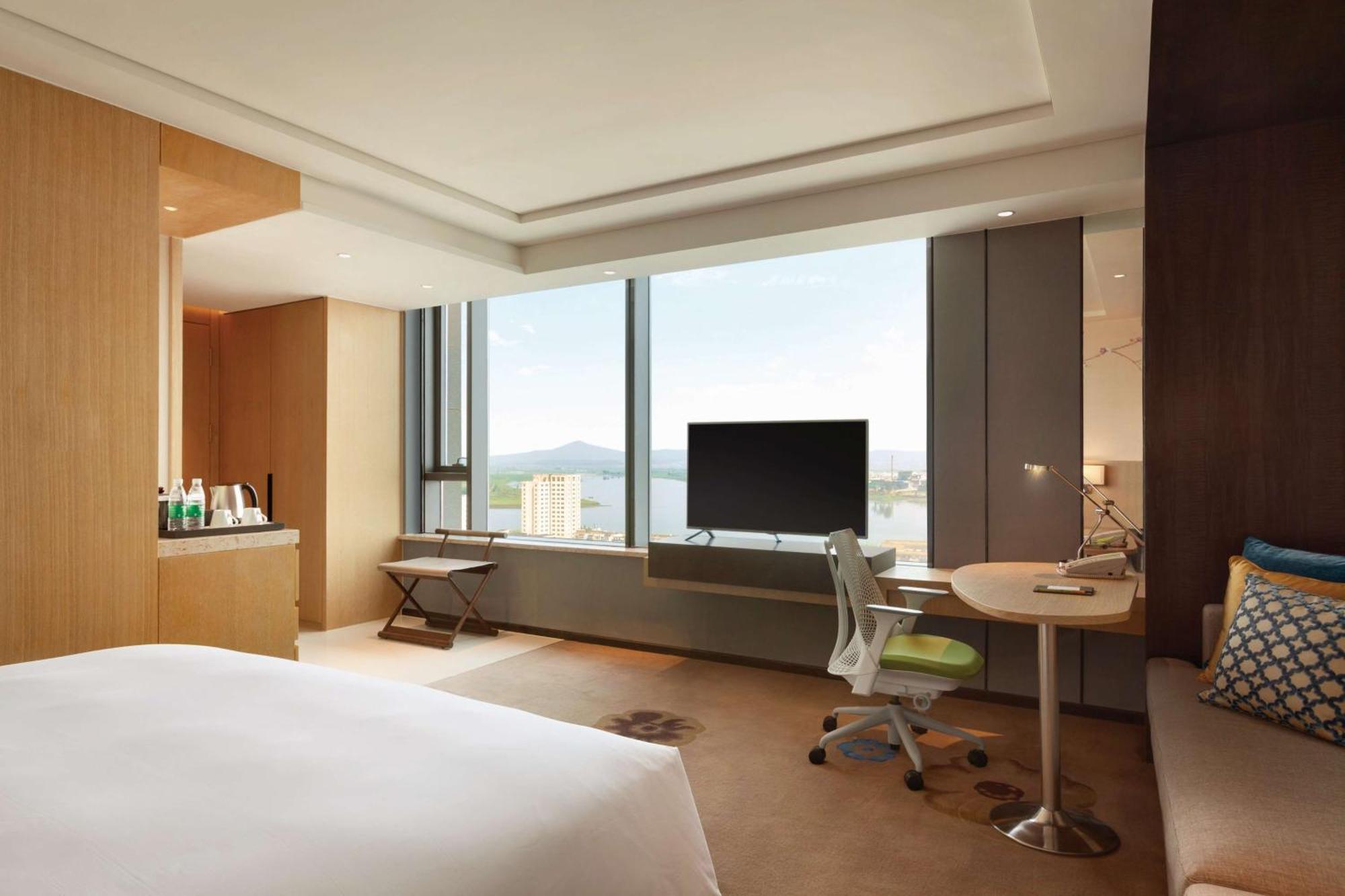 Hilton Garden Inn Dandong Bagian luar foto