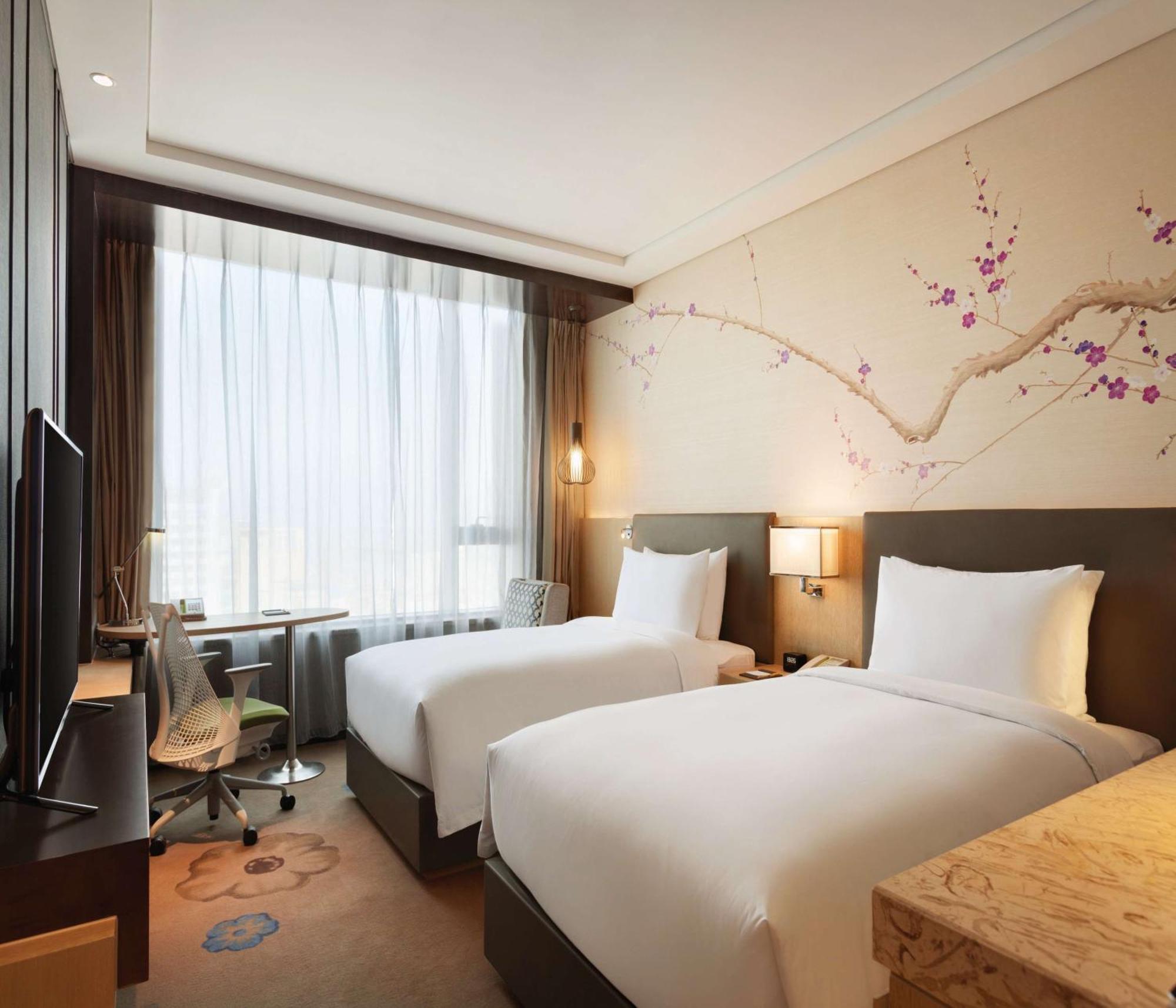 Hilton Garden Inn Dandong Bagian luar foto