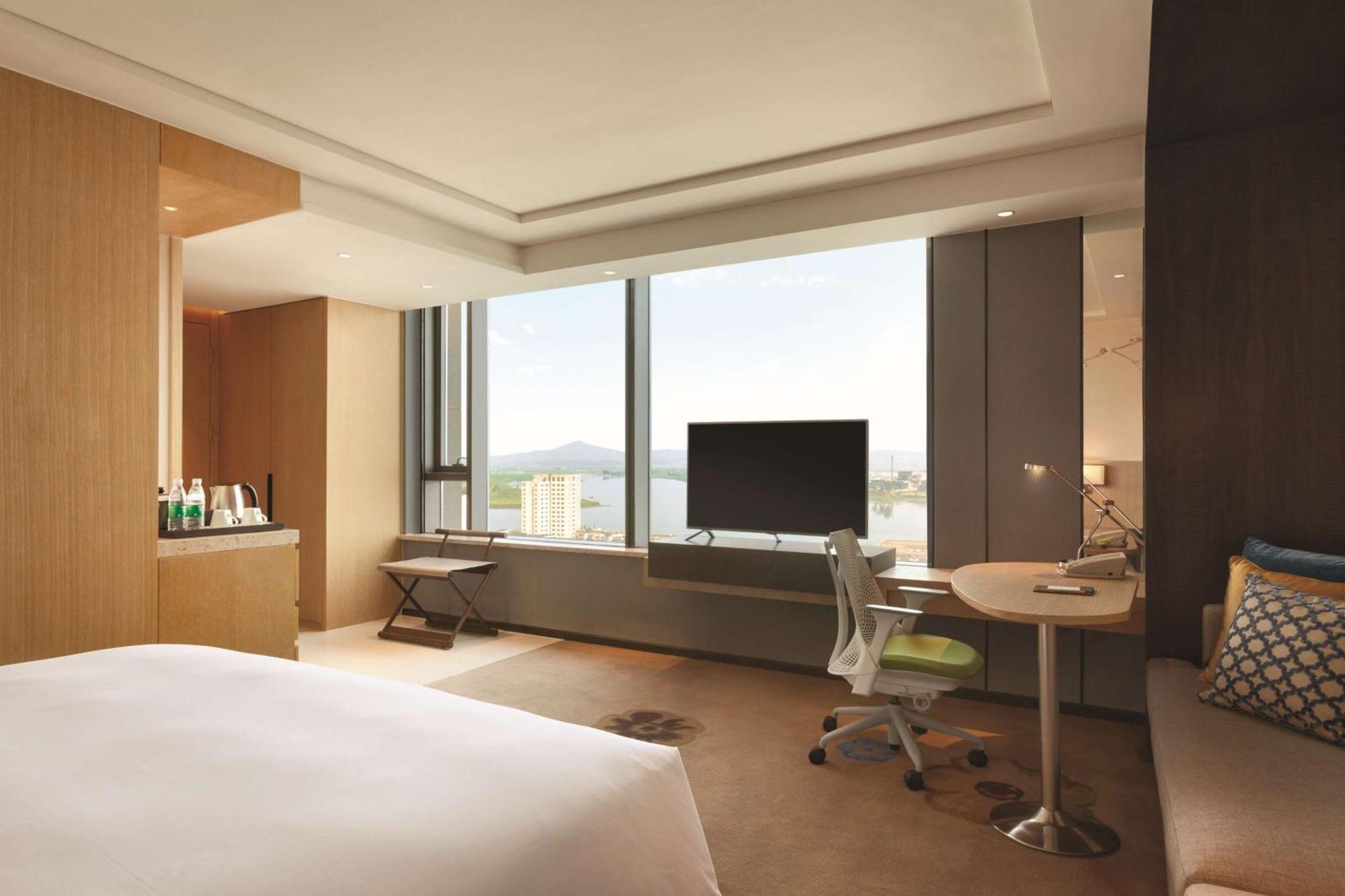 Hilton Garden Inn Dandong Bagian luar foto