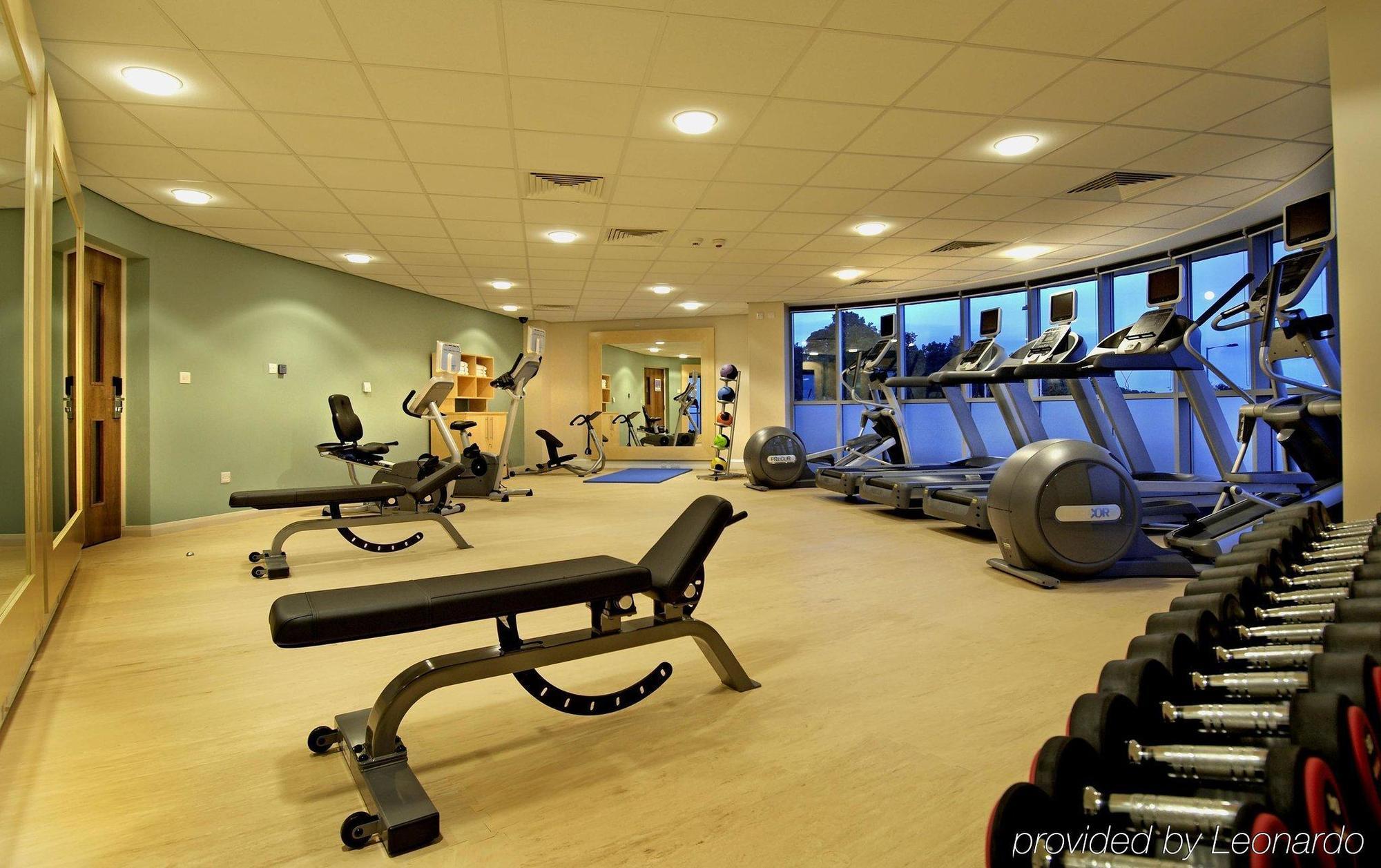 Hilton Garden Inn Dandong Bagian luar foto