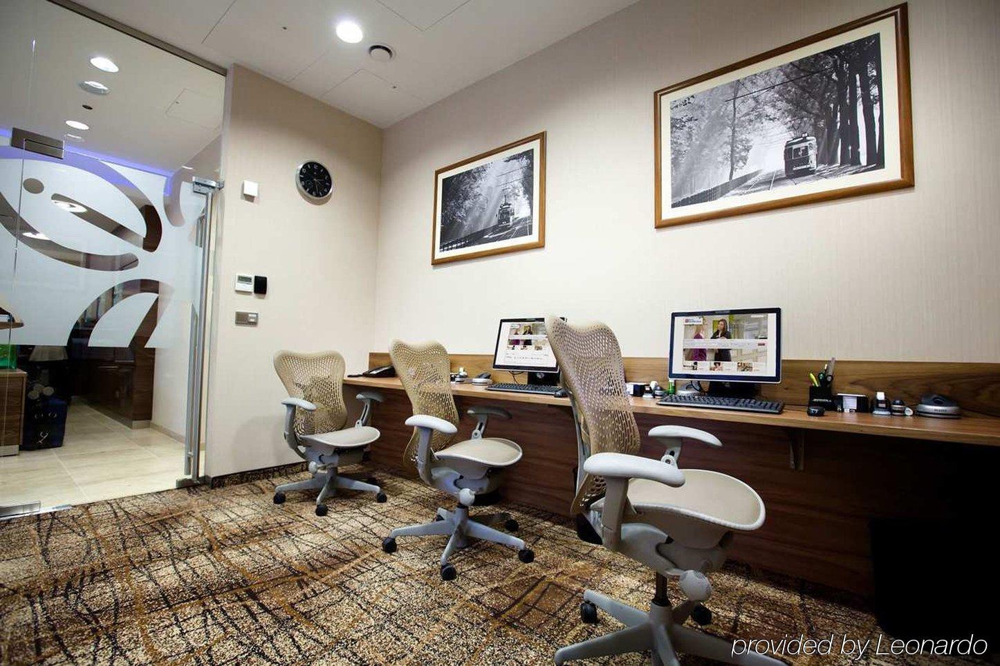 Hilton Garden Inn Dandong Bagian luar foto