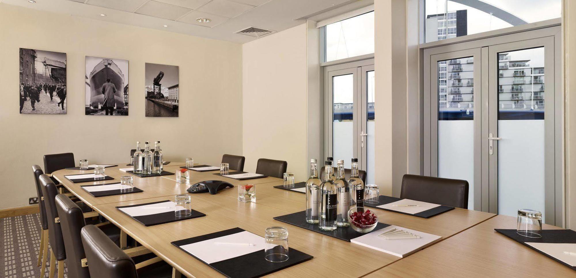 Hilton Garden Inn Dandong Bagian luar foto
