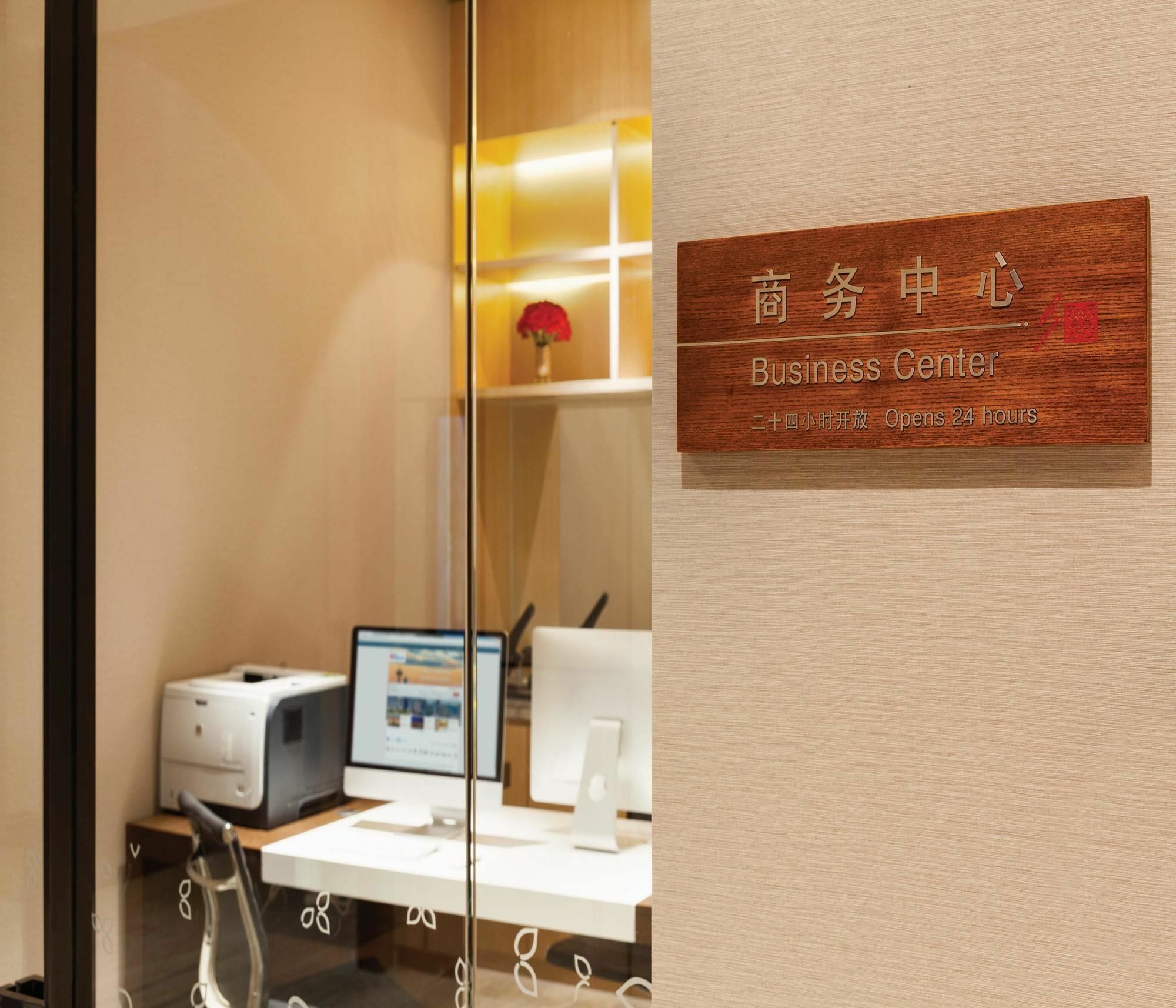 Hilton Garden Inn Dandong Bagian luar foto